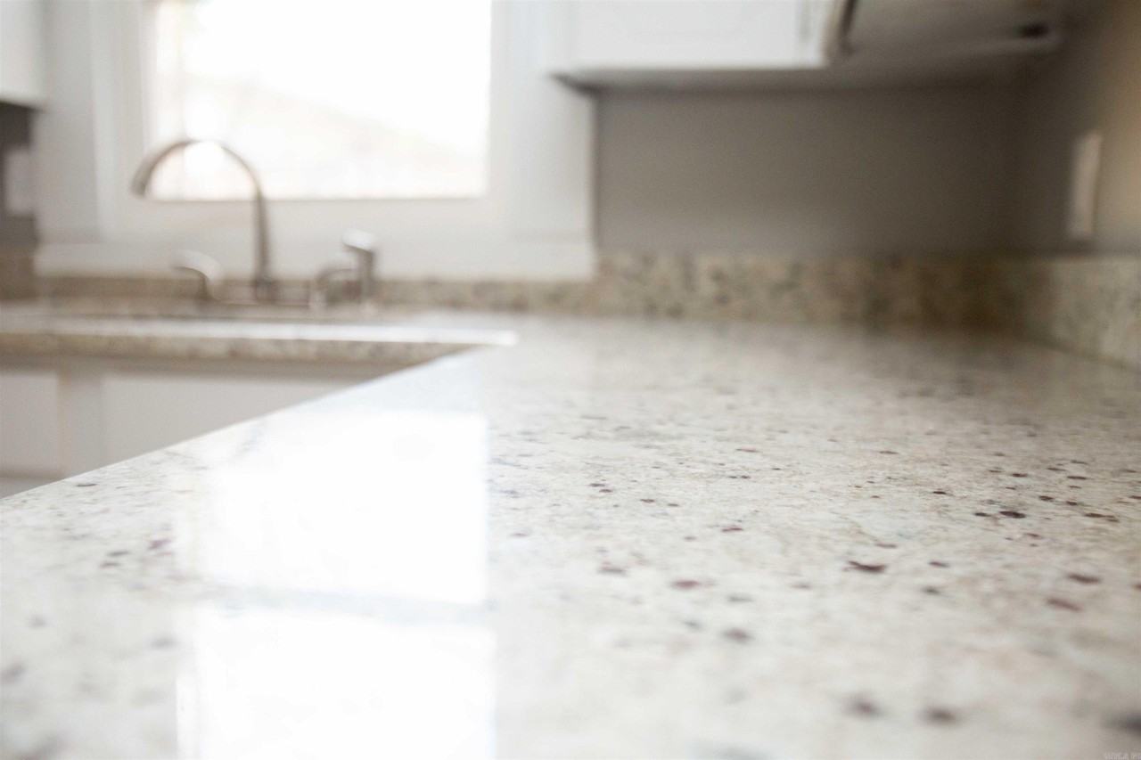 1915 S Maple St - Photo 7 of 16