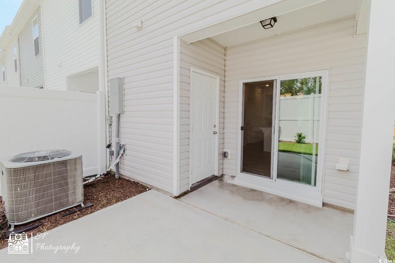 143 Crescent Way - Photo 3 of 22