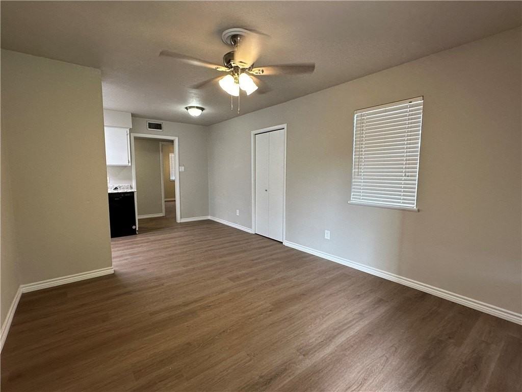 1029 Southcliff Dr - Photo 2 of 14