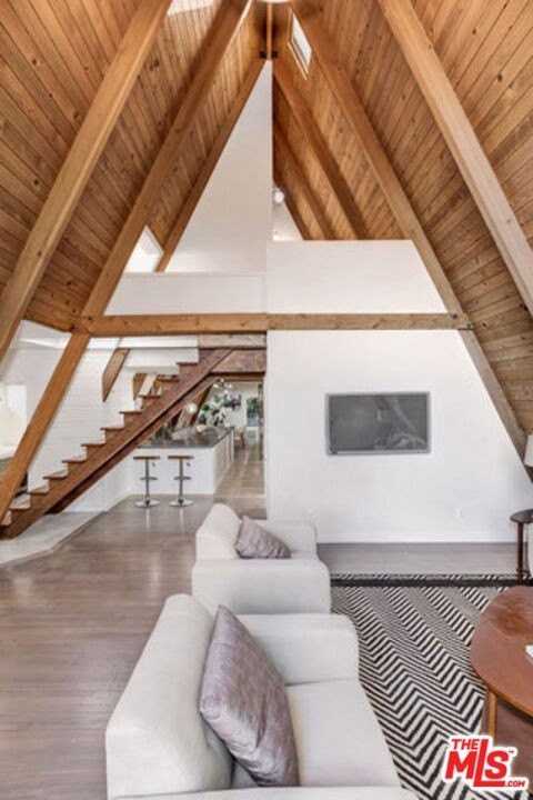 3237 Kelton Avenue - Photo 3 of 27