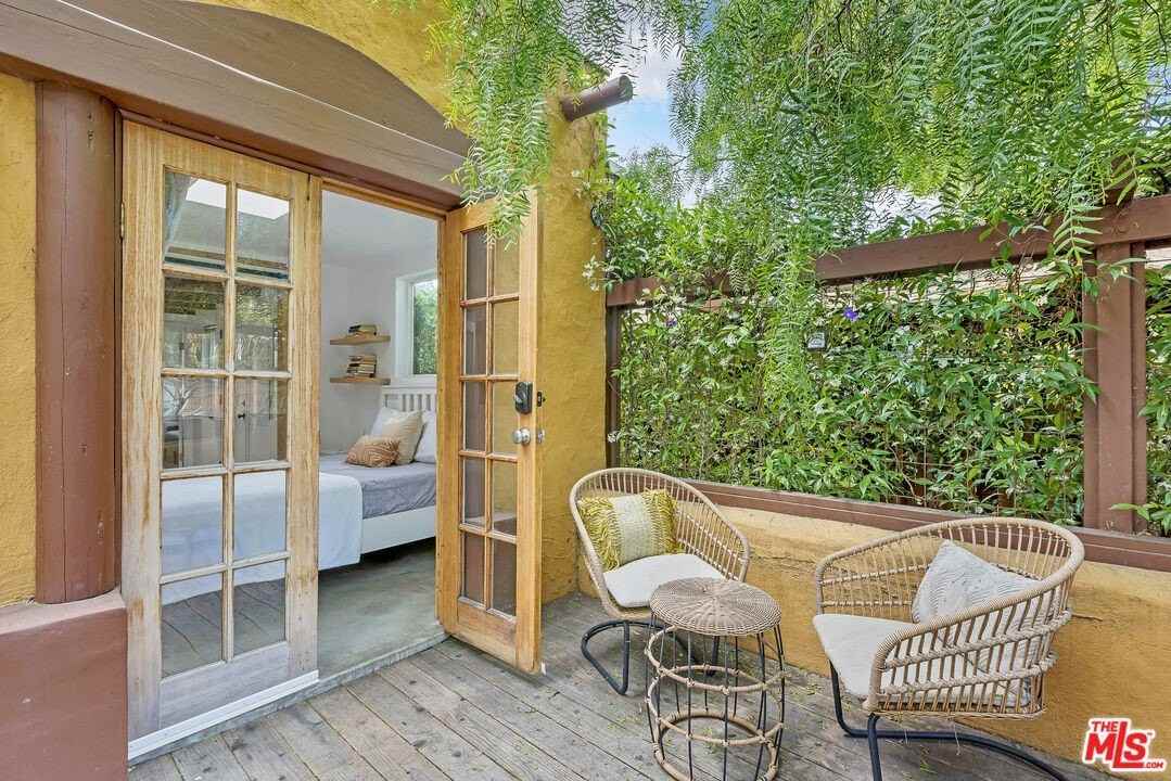 718 Vernon Avenue #A - Photo 4 of 21