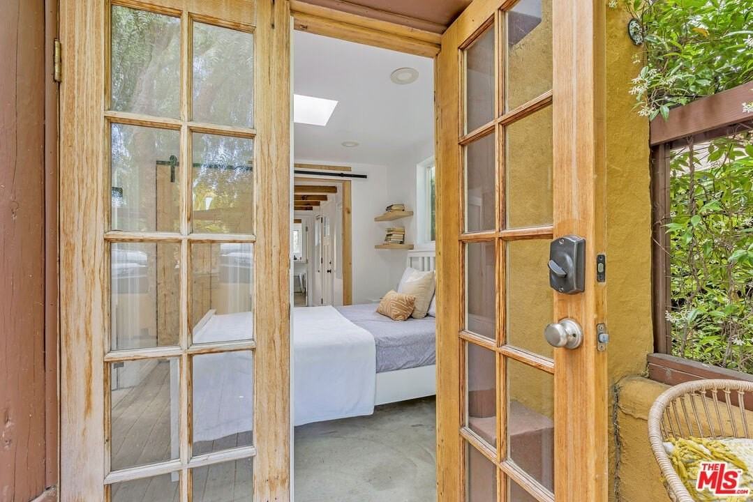 718 Vernon Avenue #A - Photo 5 of 21