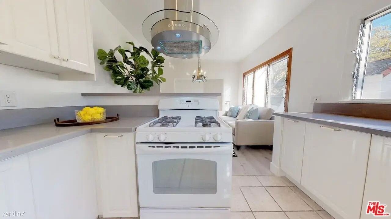 245 South Swall Drive - Photo 6 of 19