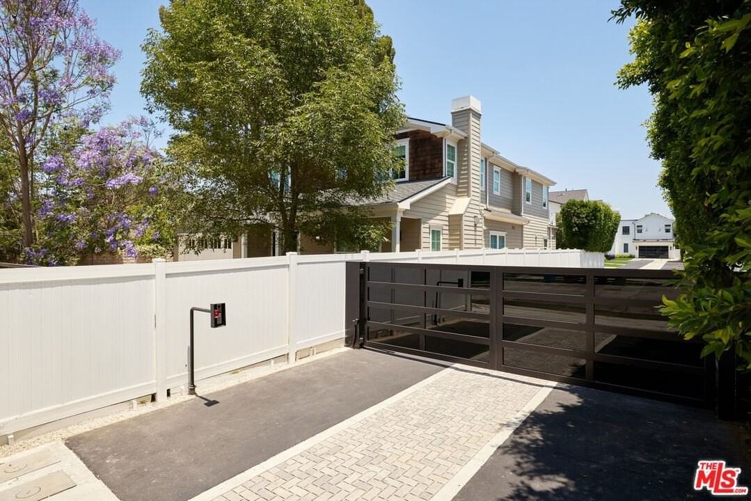 15566 W Chasmila Dr - Photo 3 of 19