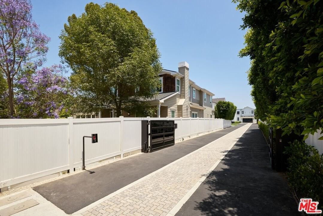 15566 W Chasmila Dr - Photo 4 of 19