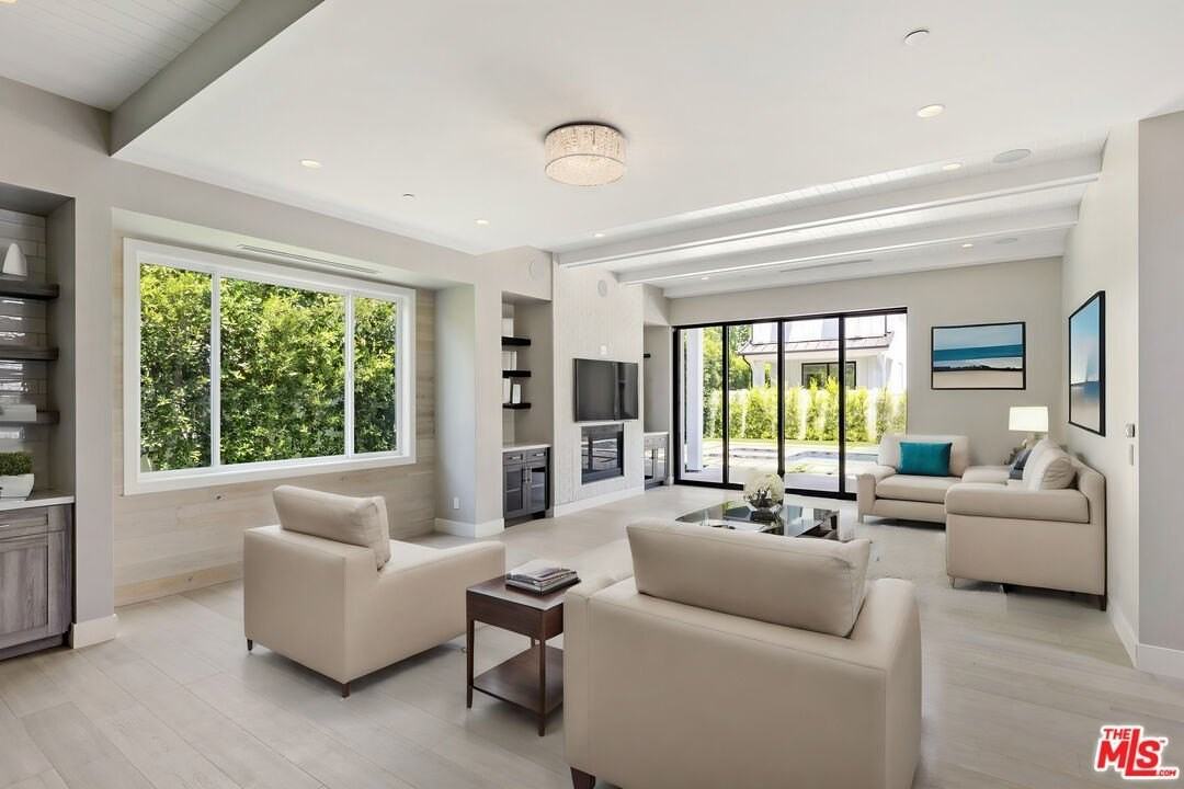 15566 W Chasmila Dr - Photo 7 of 19