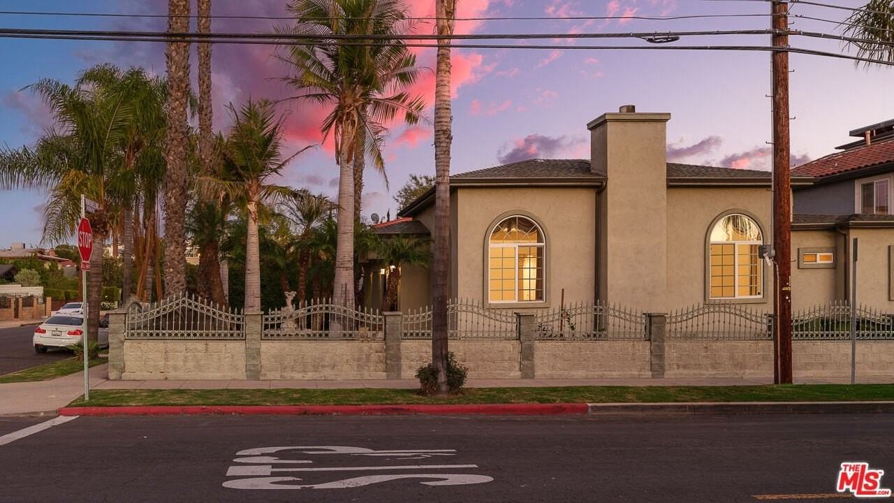 4356 Kingswell Avenue - Photo 3 of 38