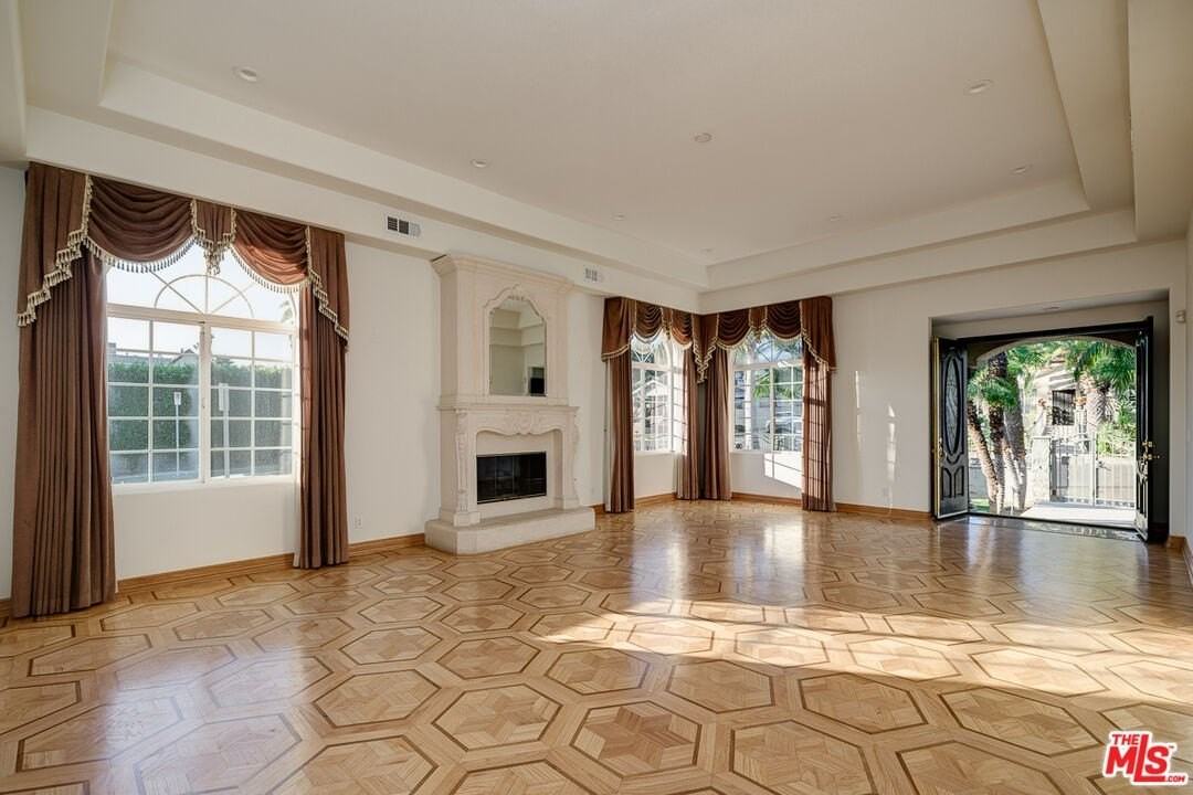 4356 Kingswell Avenue - Photo 4 of 38