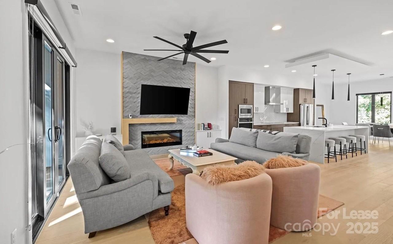 2712 N Davidson St - Photo 7 of 24