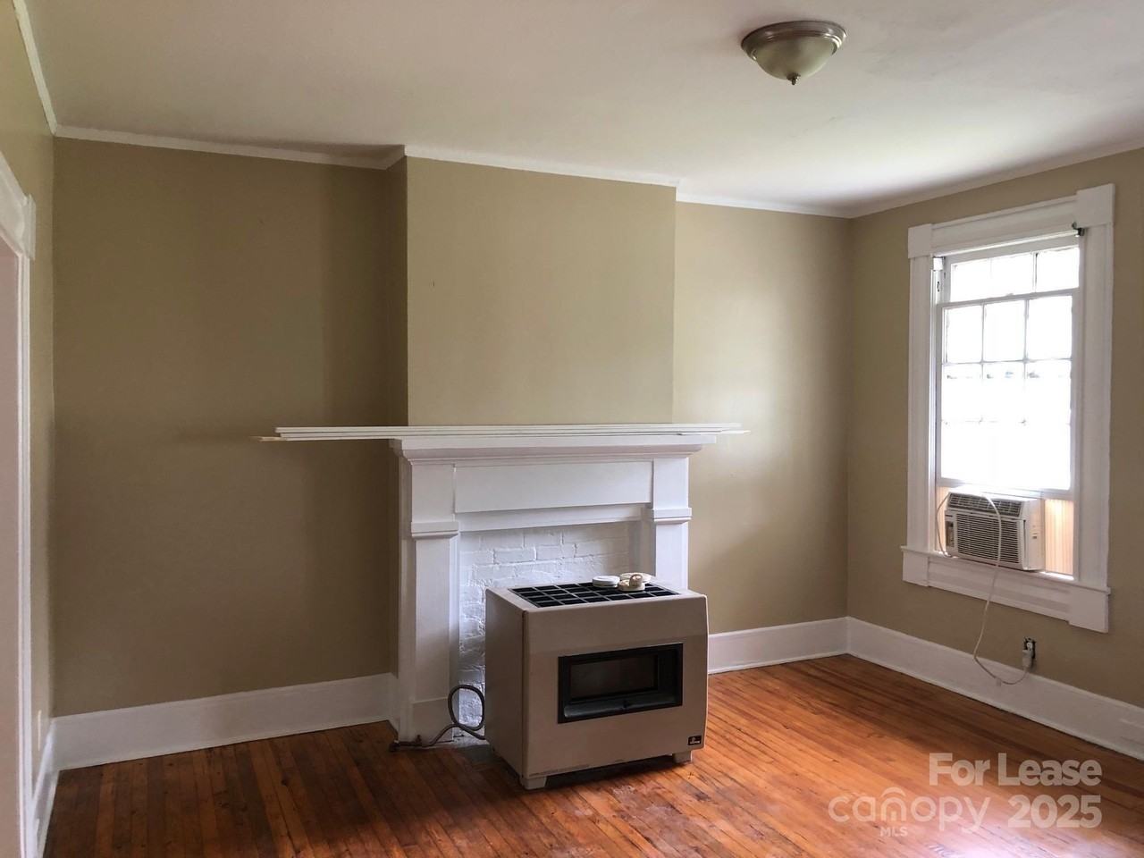 660 East Sharpe Street - Photo 5 of 5