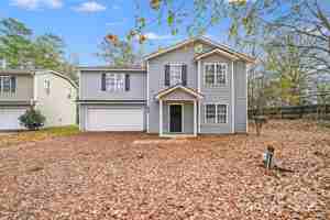 featured image of 814 Mount Holly-Huntersville Road