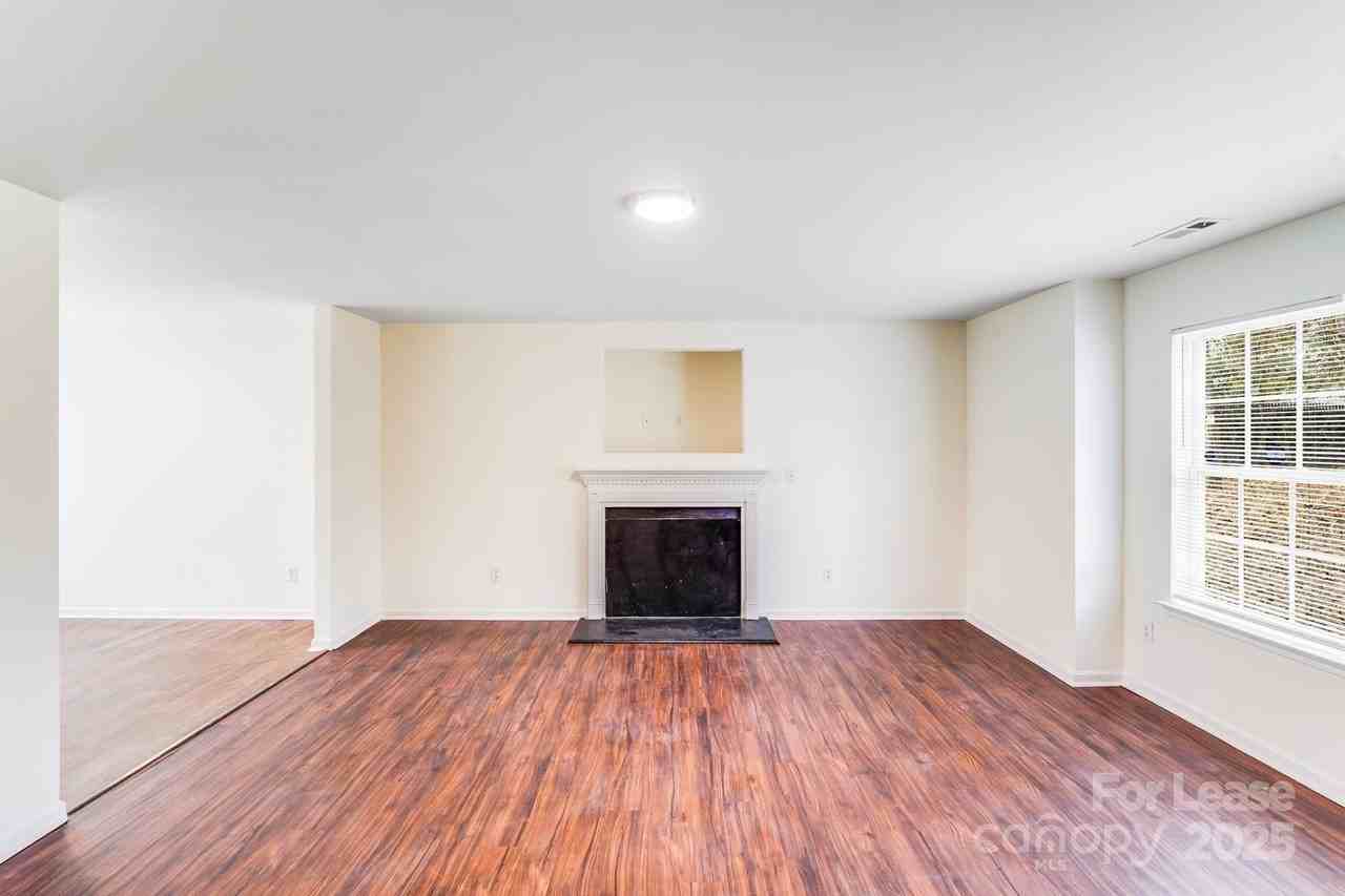 814 Mt Holly Huntersville Rd - Photo 2 of 24