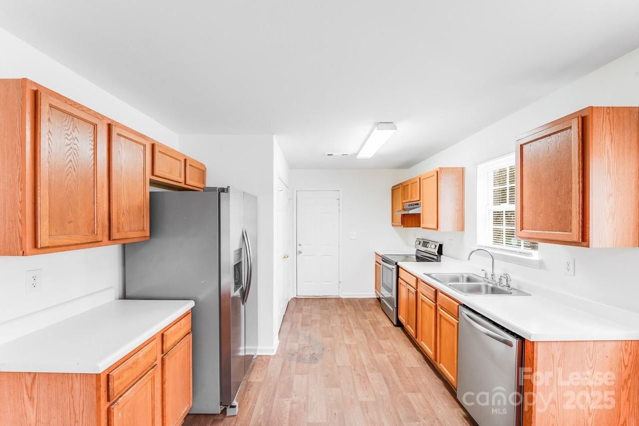 814 Mt Holly Huntersville Rd - Photo 4 of 24