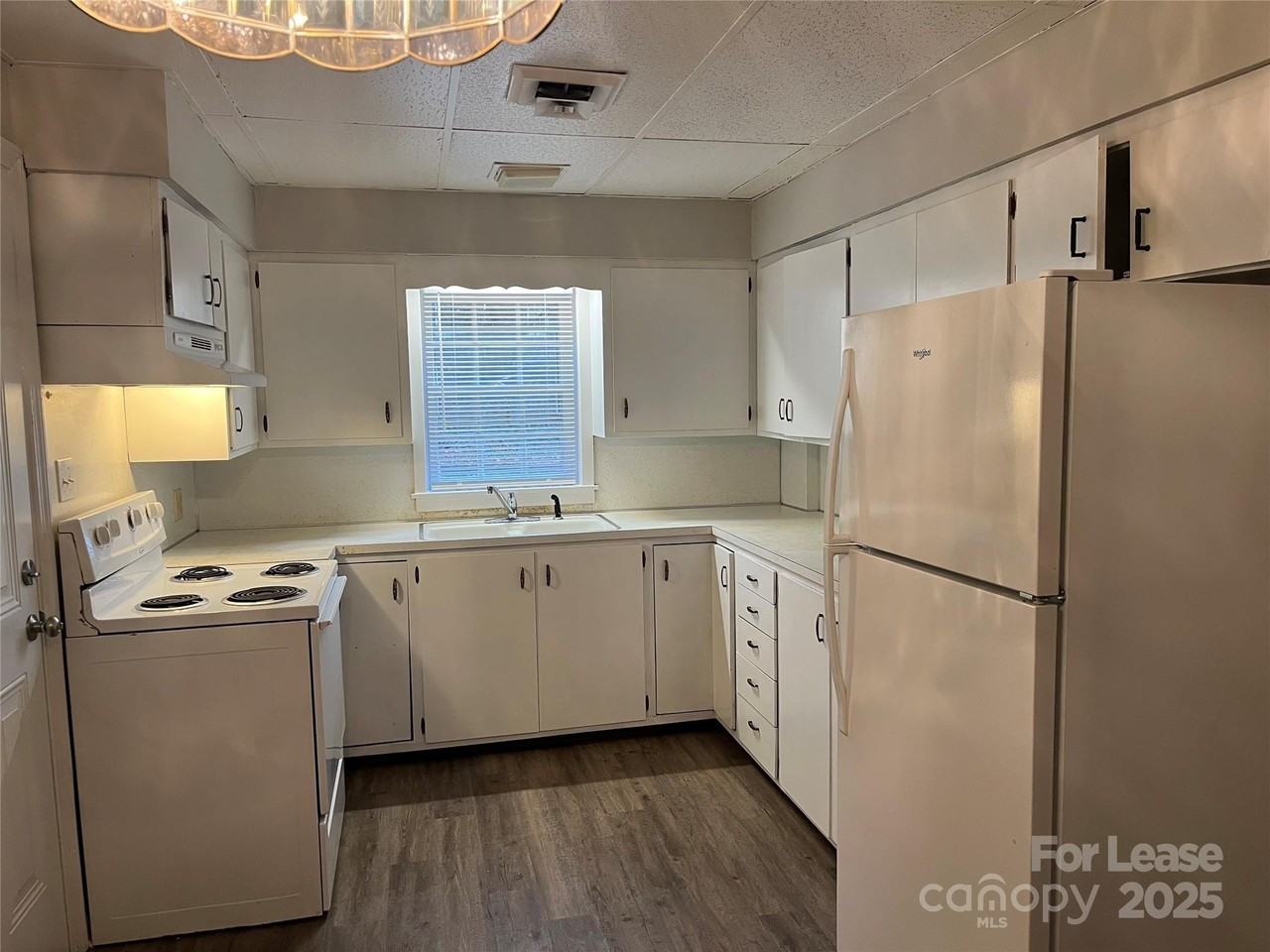 350 N 6th St - Photo 2 of 5