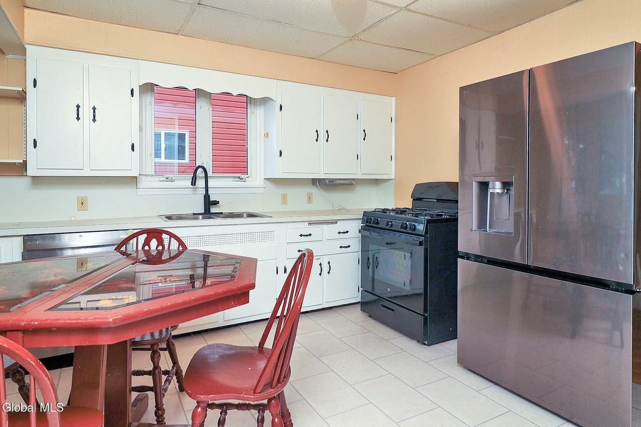 1369 Santa Fe St - Photo 7 of 22