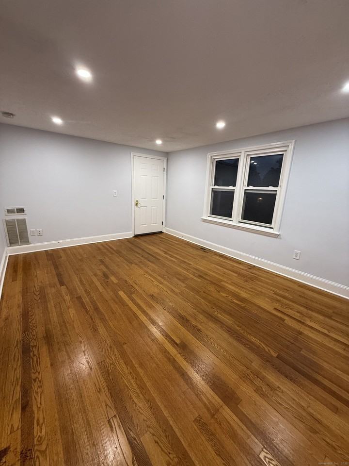 121 Milford Avenue - Photo 4 of 9