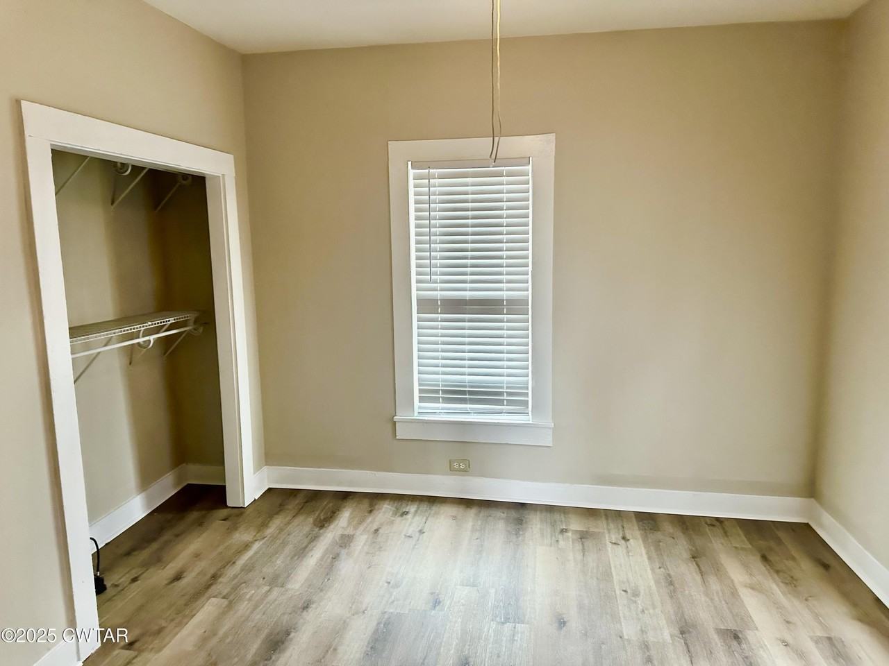 1509 Vine St - Photo 6 of 9