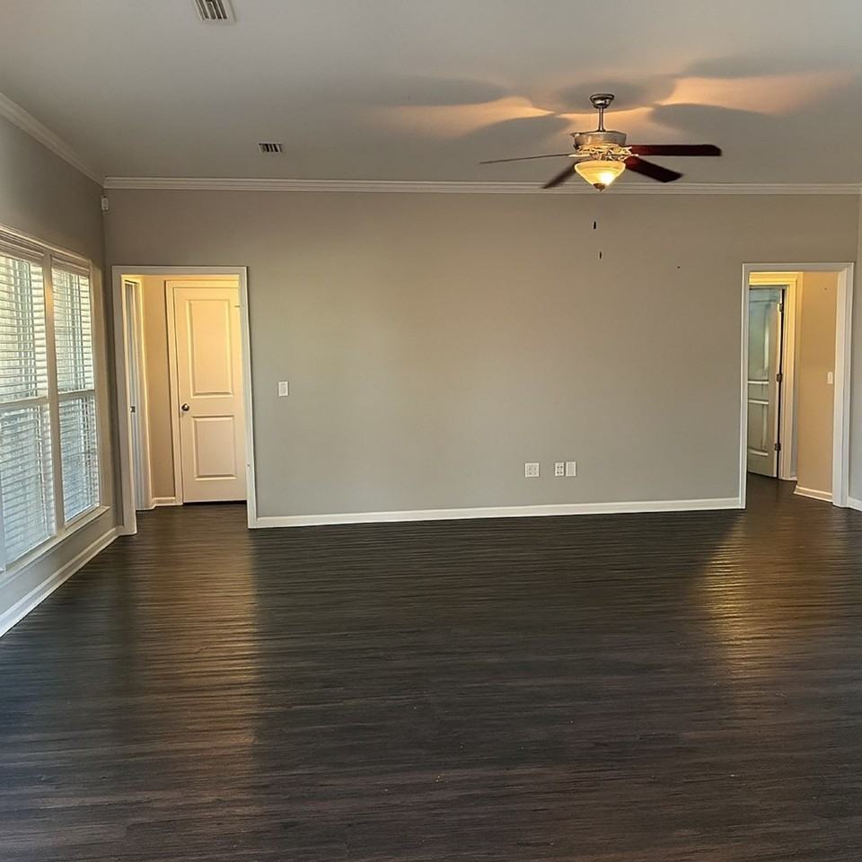 305 Courtland Dr - Photo 4 of 17