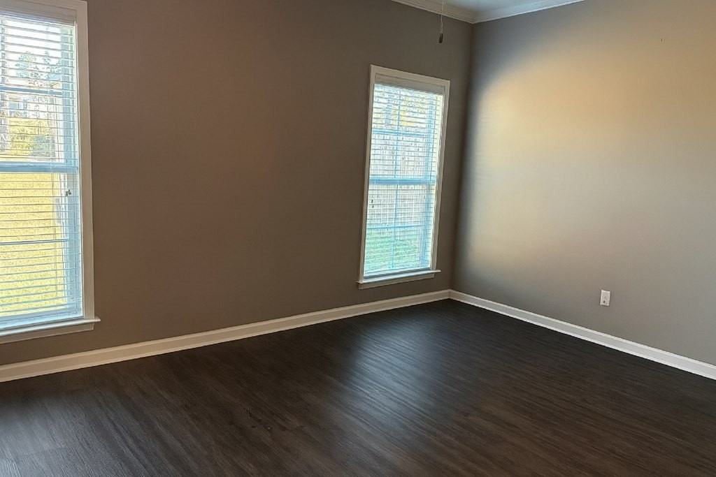 305 Courtland Dr - Photo 6 of 17