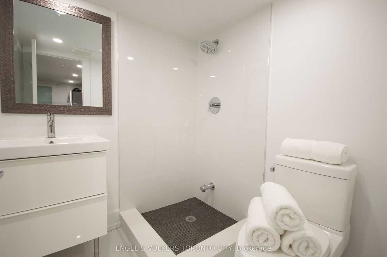 173 Carlton Street - Photo 4 of 26