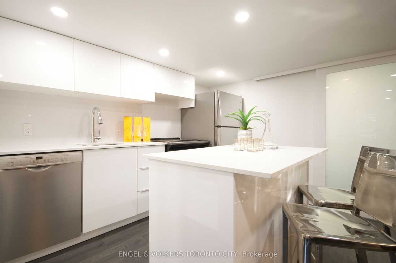 173 Carlton Street - Photo 5 of 26