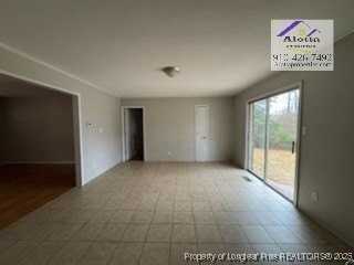 271 Brewster Dr - Photo 4 of 20