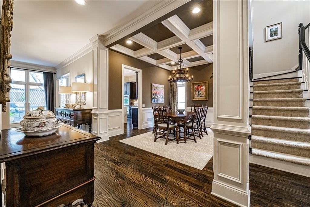 1122 Ashton Bluff Drive Northeast