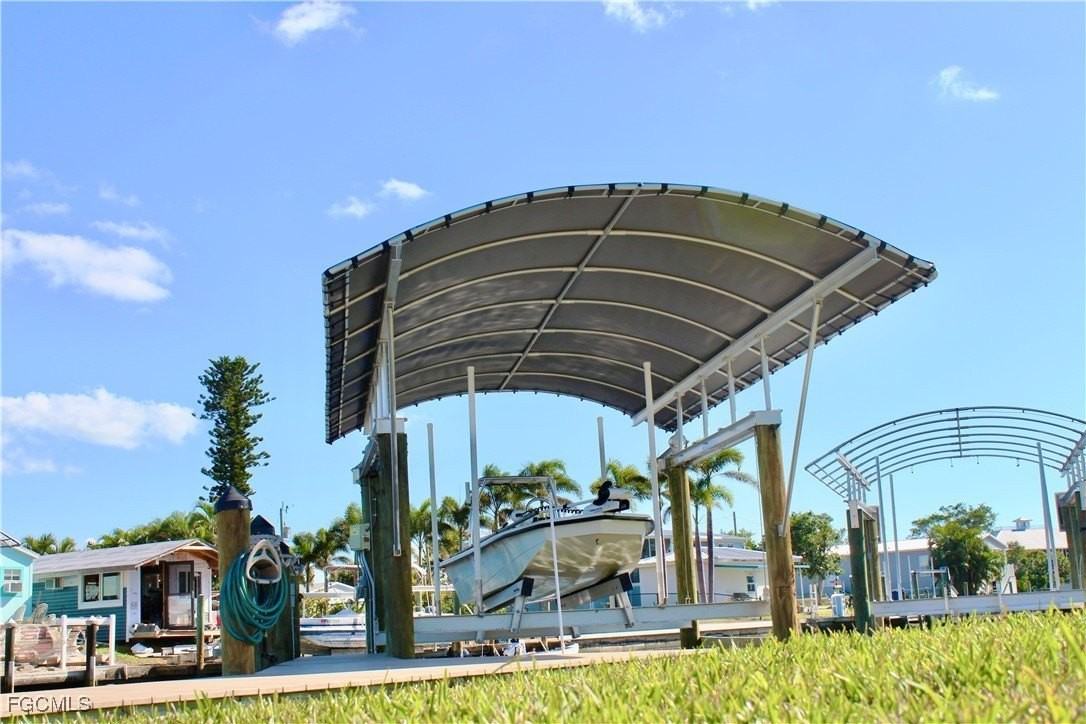 2744 Sanderling Ct - Photo 2 of 41