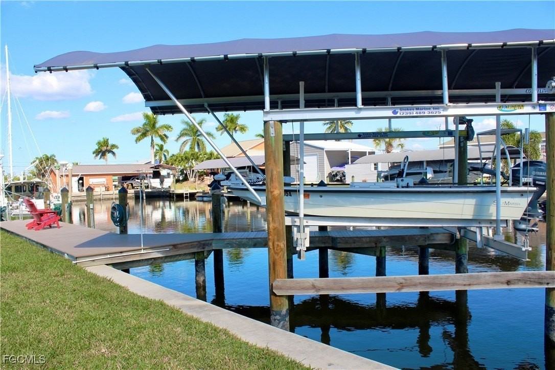 2744 Sanderling Ct - Photo 4 of 41