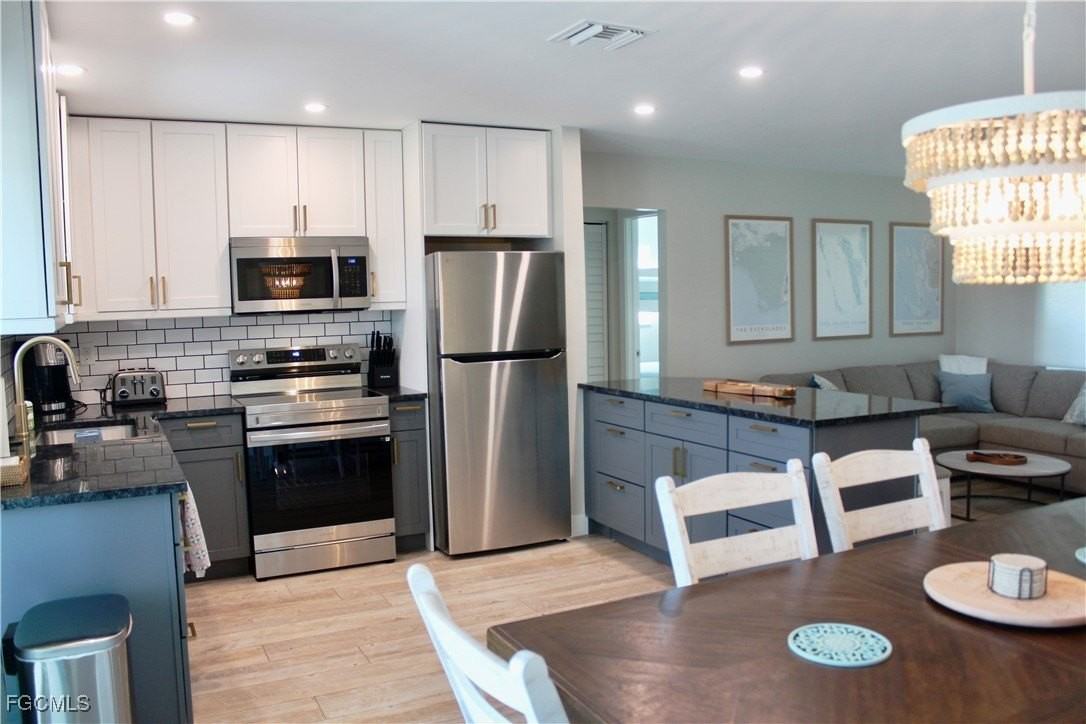 2744 Sanderling Ct - Photo 7 of 41