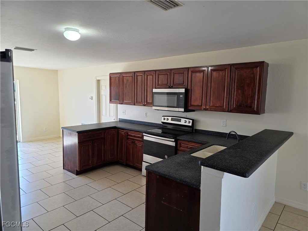 5010 Dolphin Ct - Photo 6 of 21