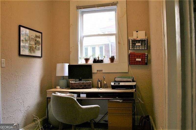 505 8th St Ne Apt 2 #2 - Photo 4 of 23