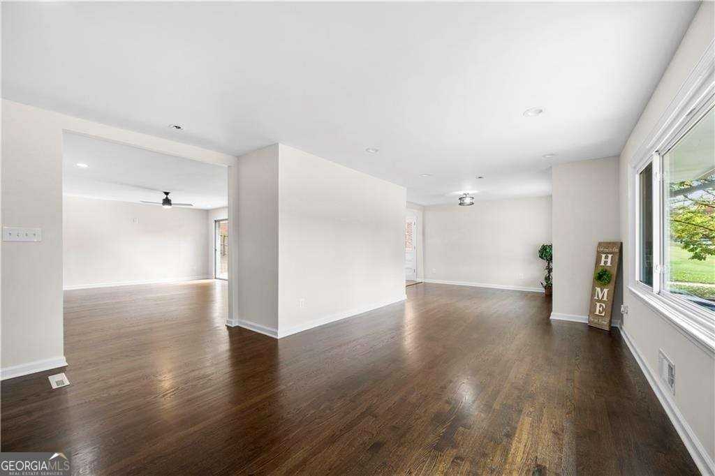 147 Hermer Circle Northwest - Photo 5 of 25