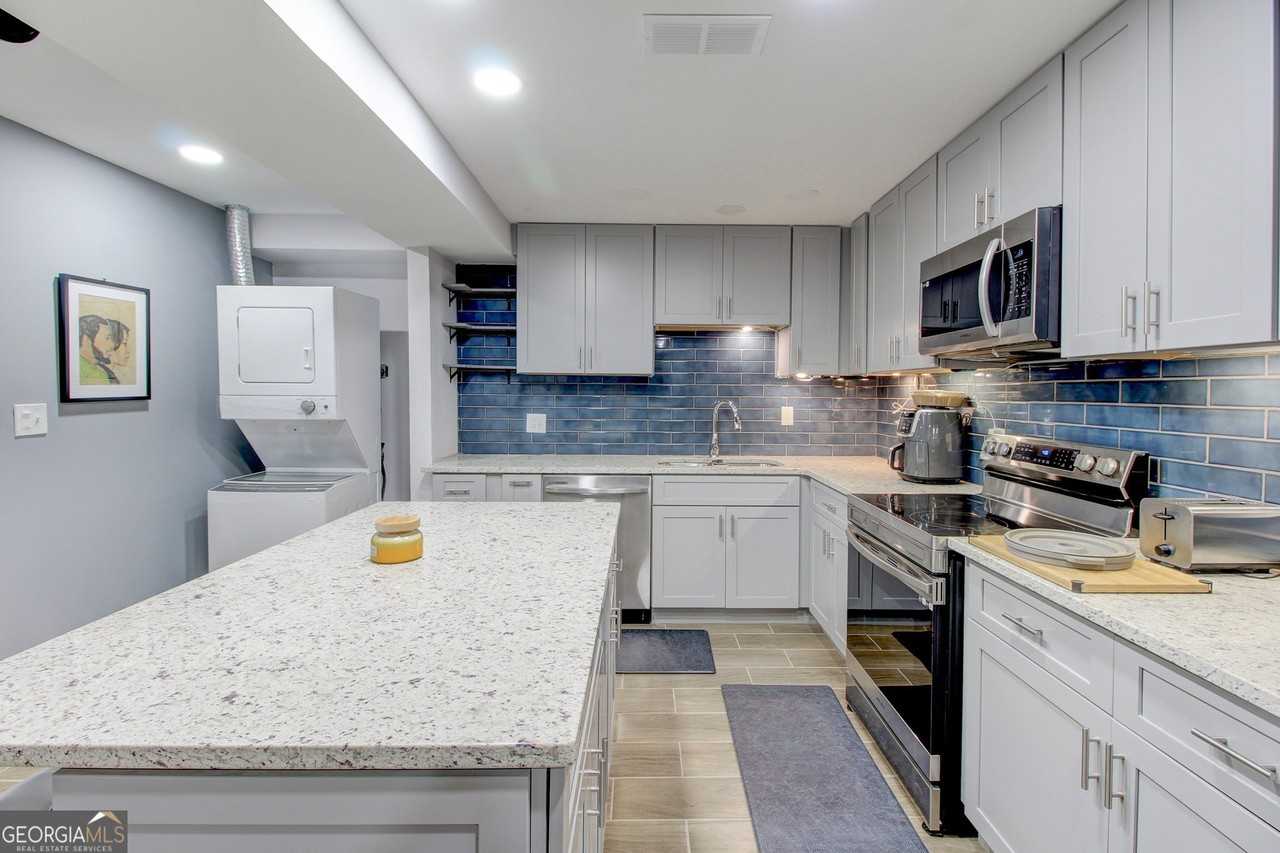 4915 Lake Forest Drive Southeast - Photo 3 of 19