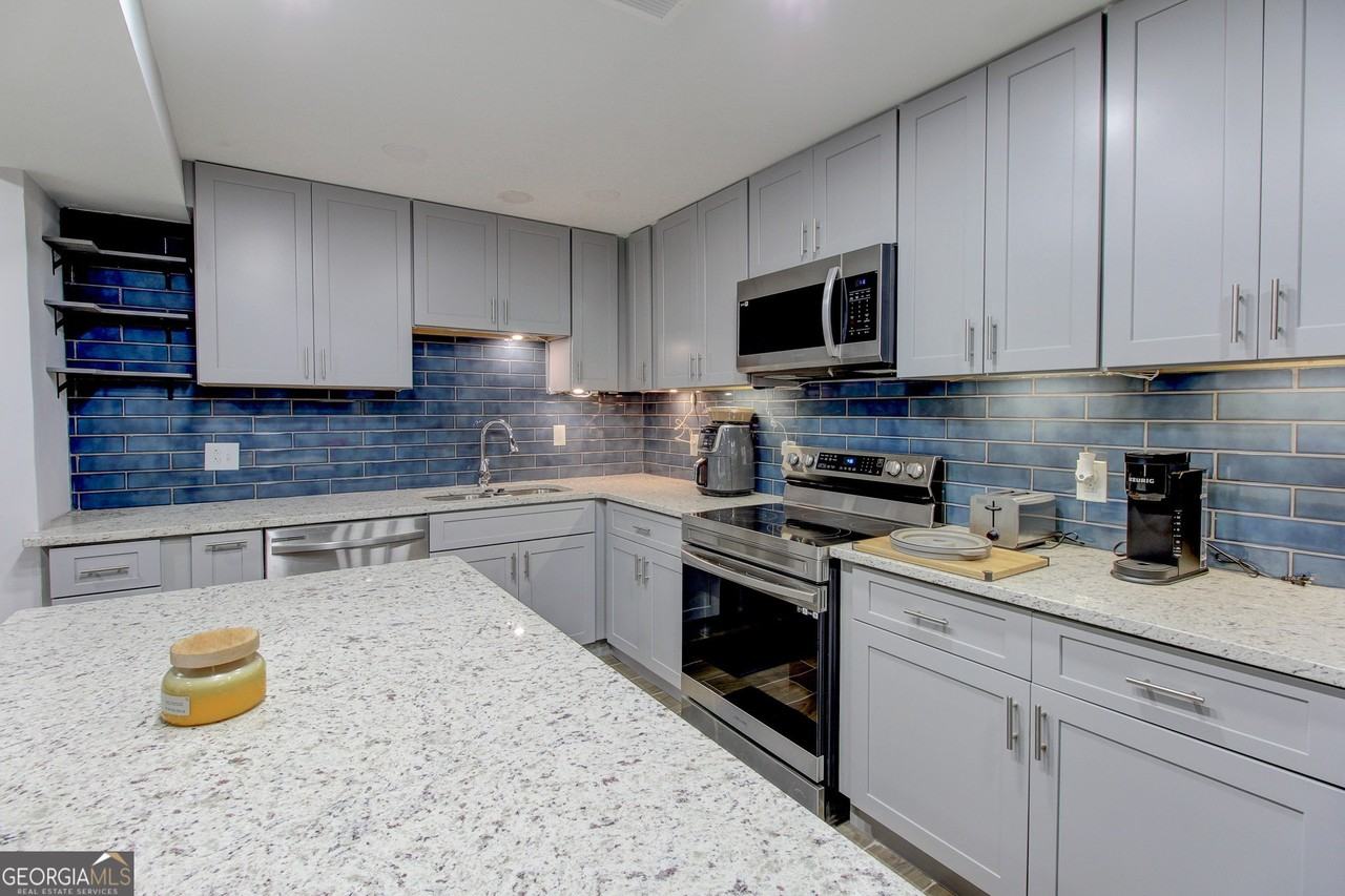 4915 Lake Forest Drive Southeast - Photo 7 of 19