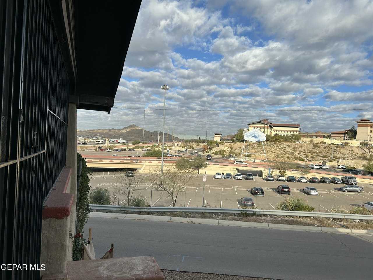 1546 Upson Dr - Photo 5 of 38