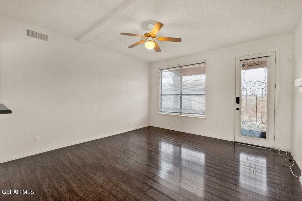 9953 Marine - Photo 5 of 40