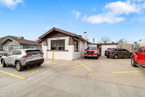 featured image of 3615 Pershing Drive #4