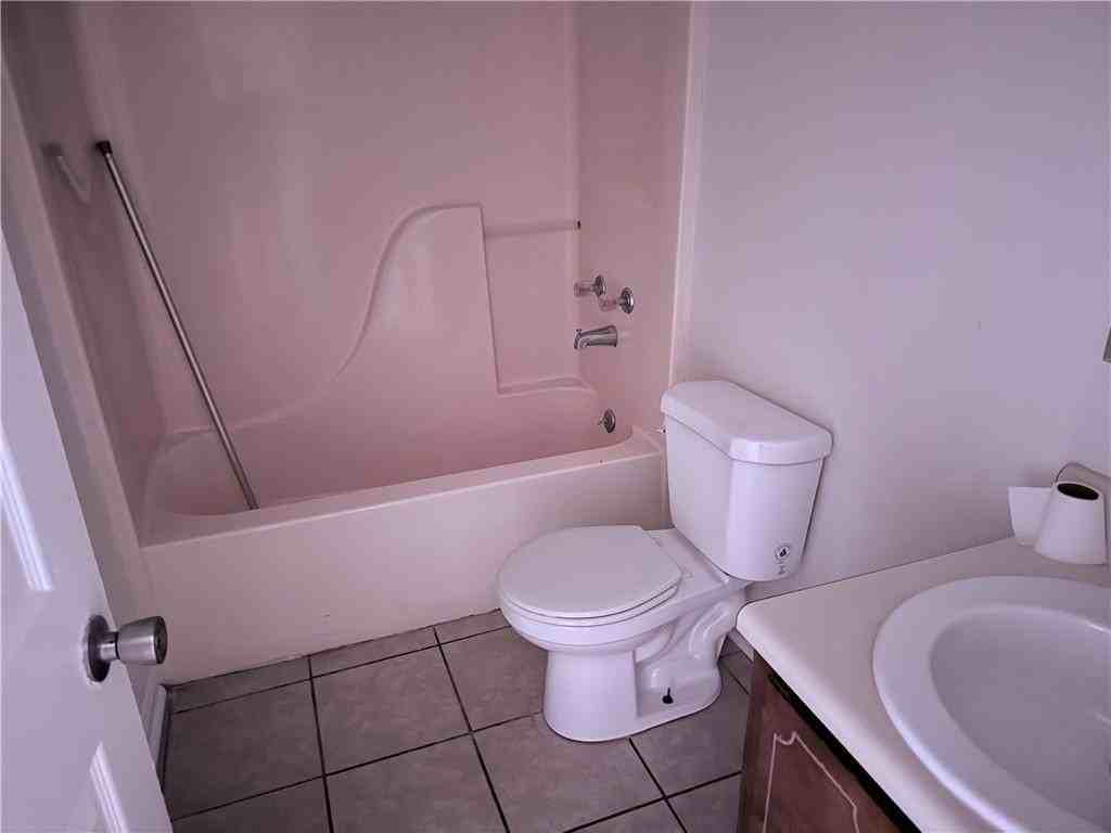 890 E Cherry St #103 - Photo 7 of 12