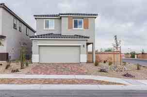 featured image of 8526 W Agate Ave