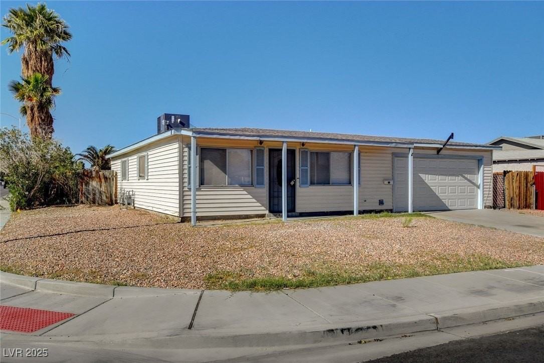 620 Palmhurst Dr - Photo 3 of 32