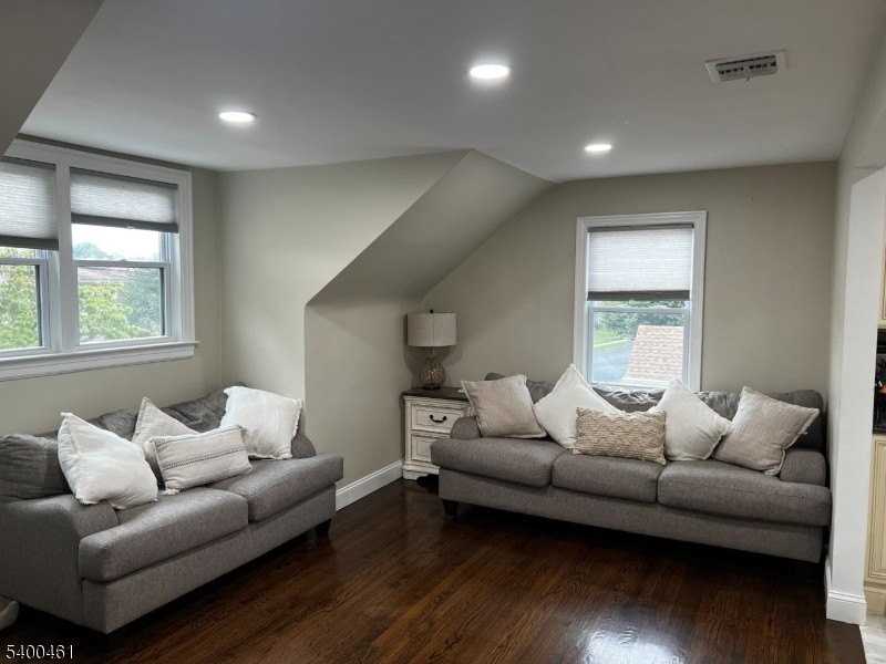 60 Dick Street - Photo 3 of 10