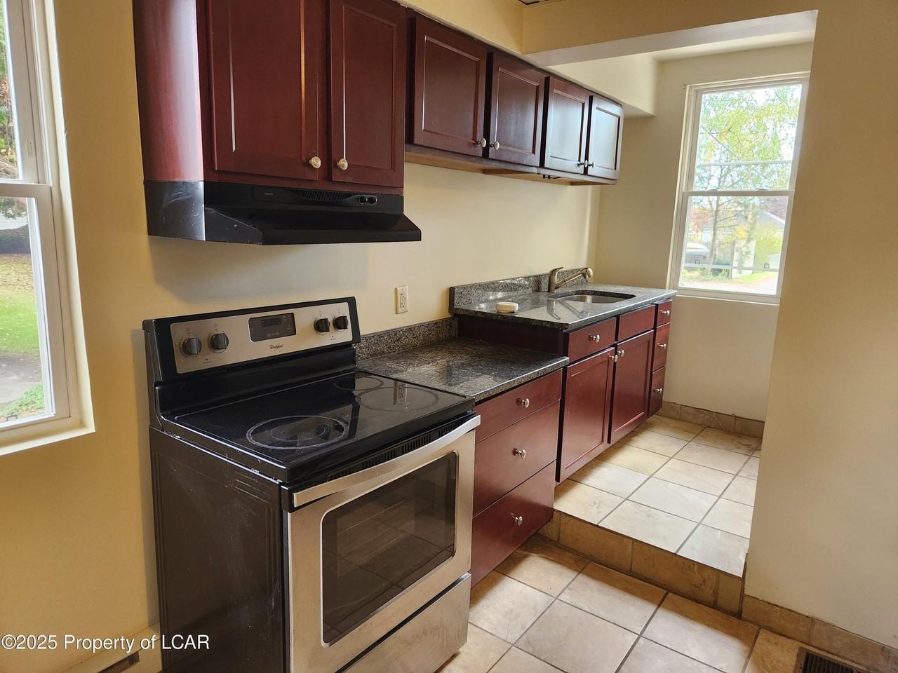 231 Chapel St - Photo 6 of 15