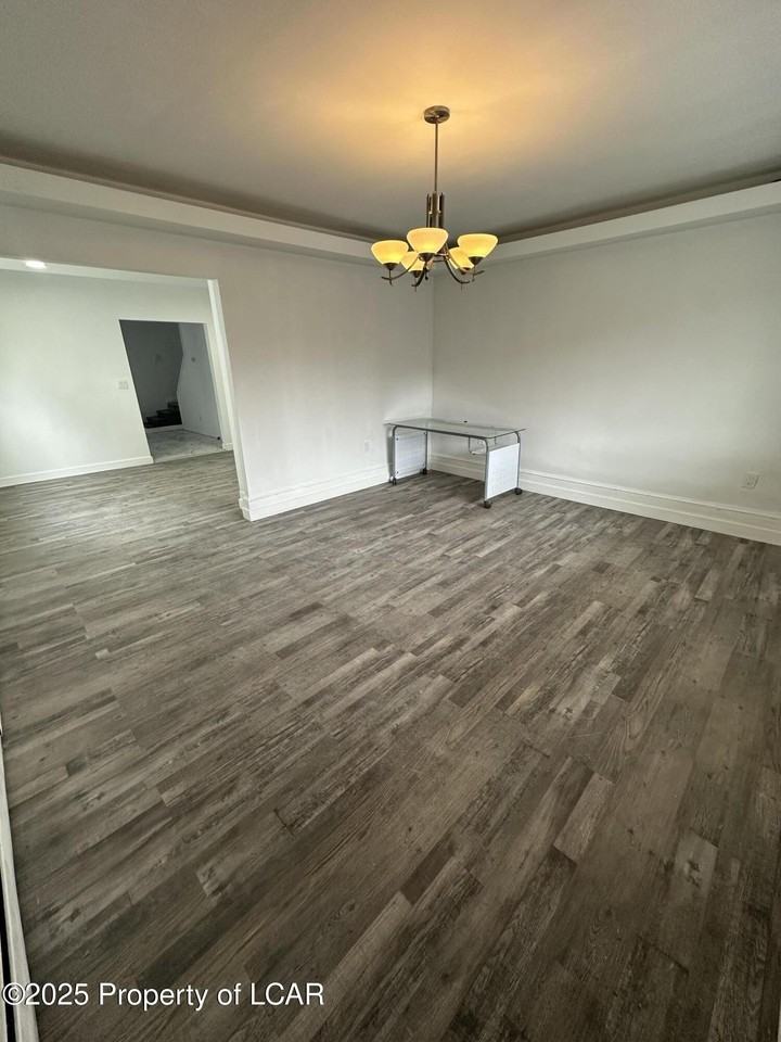 98 W Chestnut St - Photo 3 of 16