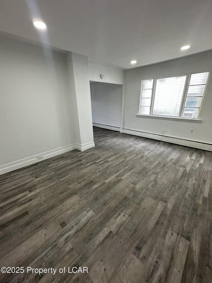 98 W Chestnut St - Photo 4 of 16