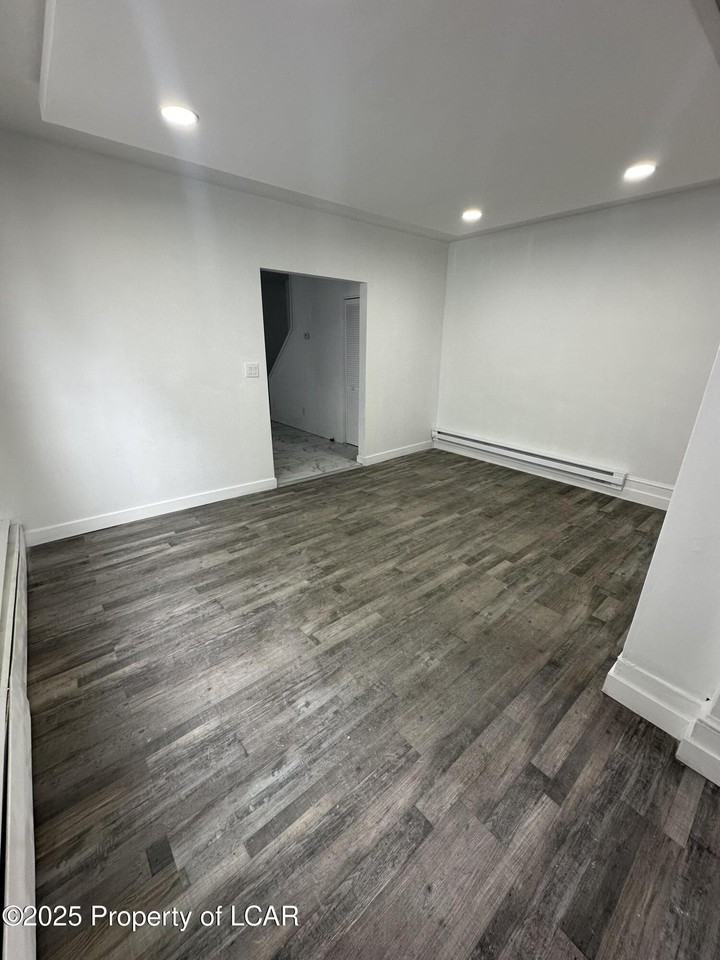 98 W Chestnut St - Photo 5 of 16