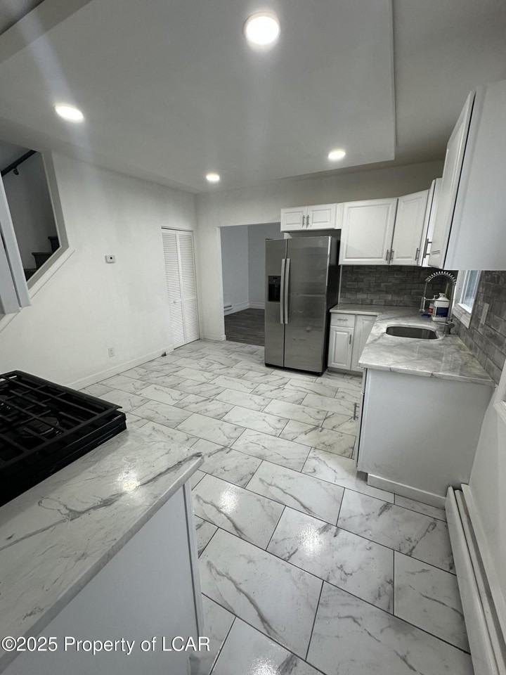 98 W Chestnut St - Photo 6 of 16