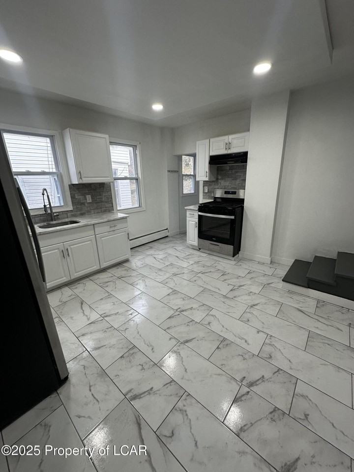 98 W Chestnut St - Photo 7 of 16