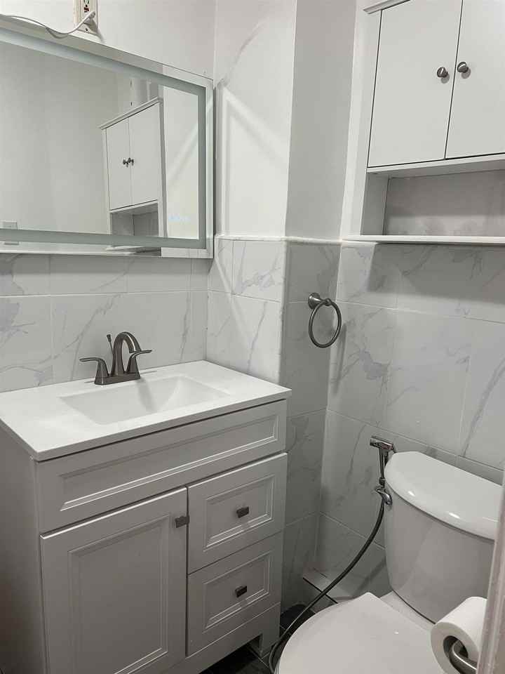 6126 Washington St #2 - Photo 4 of 7