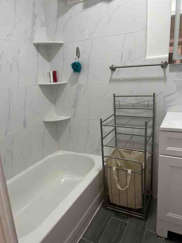 6126 Washington St #2 - Photo 5 of 7